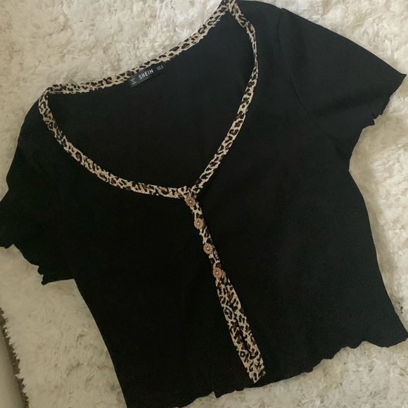 Tops - Leopard Print Crop Top❤️